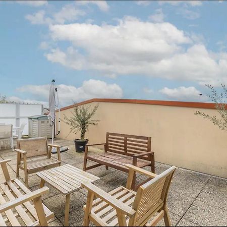 Appartement 2 Pieces De 44M² En Centre Ville Magny-les-Hameaux Exteriér fotografie