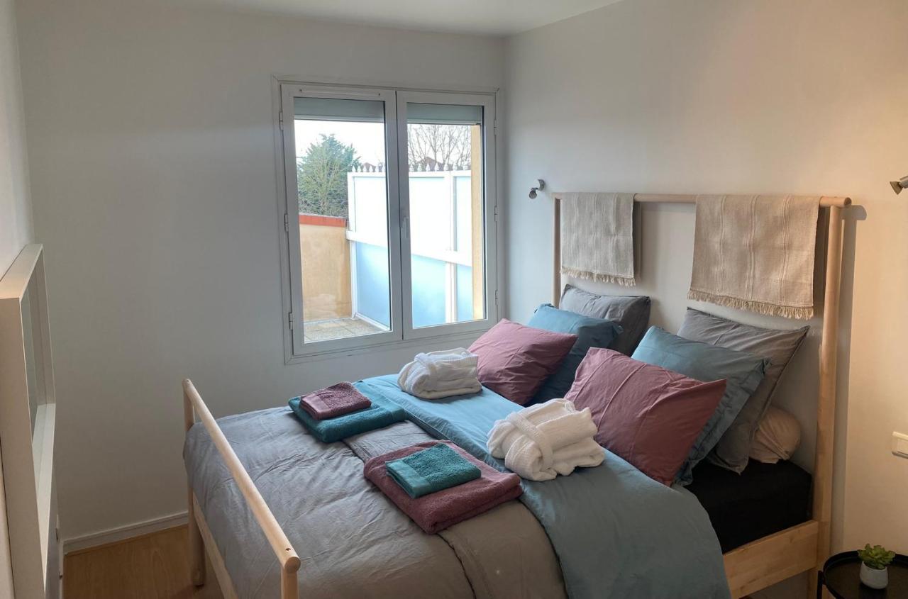 Appartement 2 Pieces De 44M² En Centre Ville Magny-les-Hameaux Exteriér fotografie
